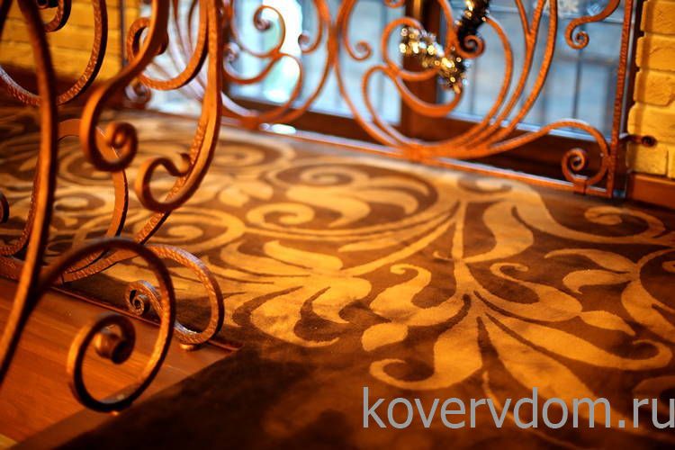 Ковровая дорожка ручной работы на лестницу Ковровая дорожка ручной работы на лестницу